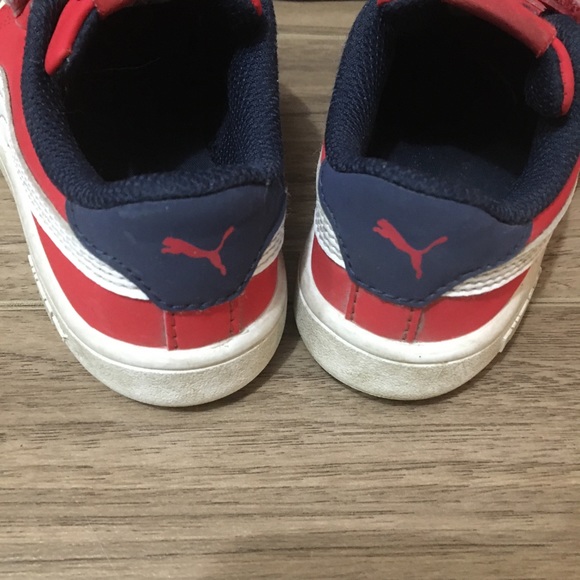 Puma boys Toddler sneakers size 8 - Picture 2 of 5